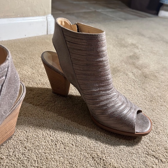 Paul Green Open Toe Gray Wedges - Picture 4 of 5